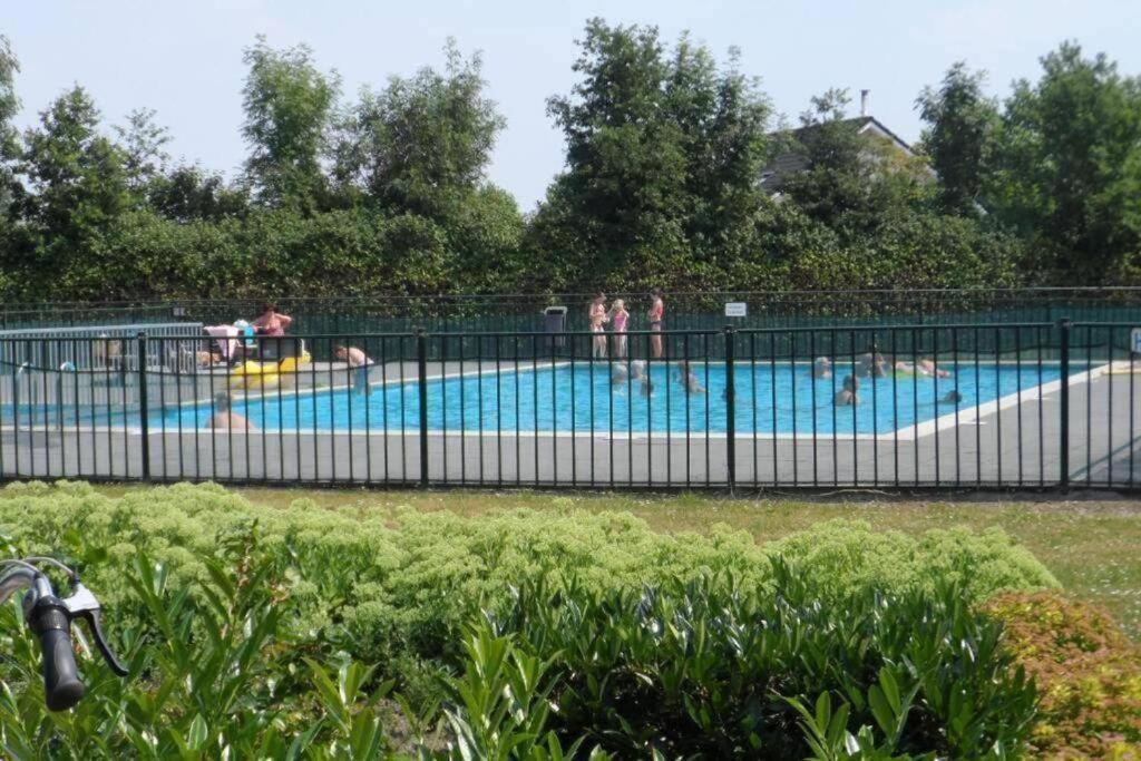 Villa Riverside Met Hottub, Eigen Aanlegsteiger, Zwemtrap, Trampoline En Kano'S Zeewolde Dış mekan fotoğraf
