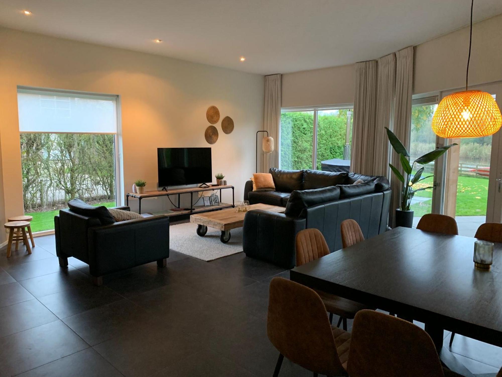 Villa Riverside Met Hottub, Eigen Aanlegsteiger, Zwemtrap, Trampoline En Kano'S Zeewolde Dış mekan fotoğraf